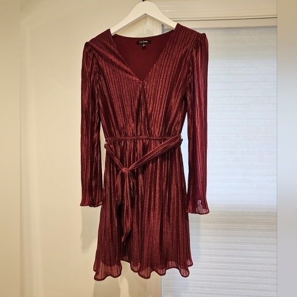 City Studio angel sleeve shimmery dress with a sash belt in burgundy size small - Picture 6 of 7